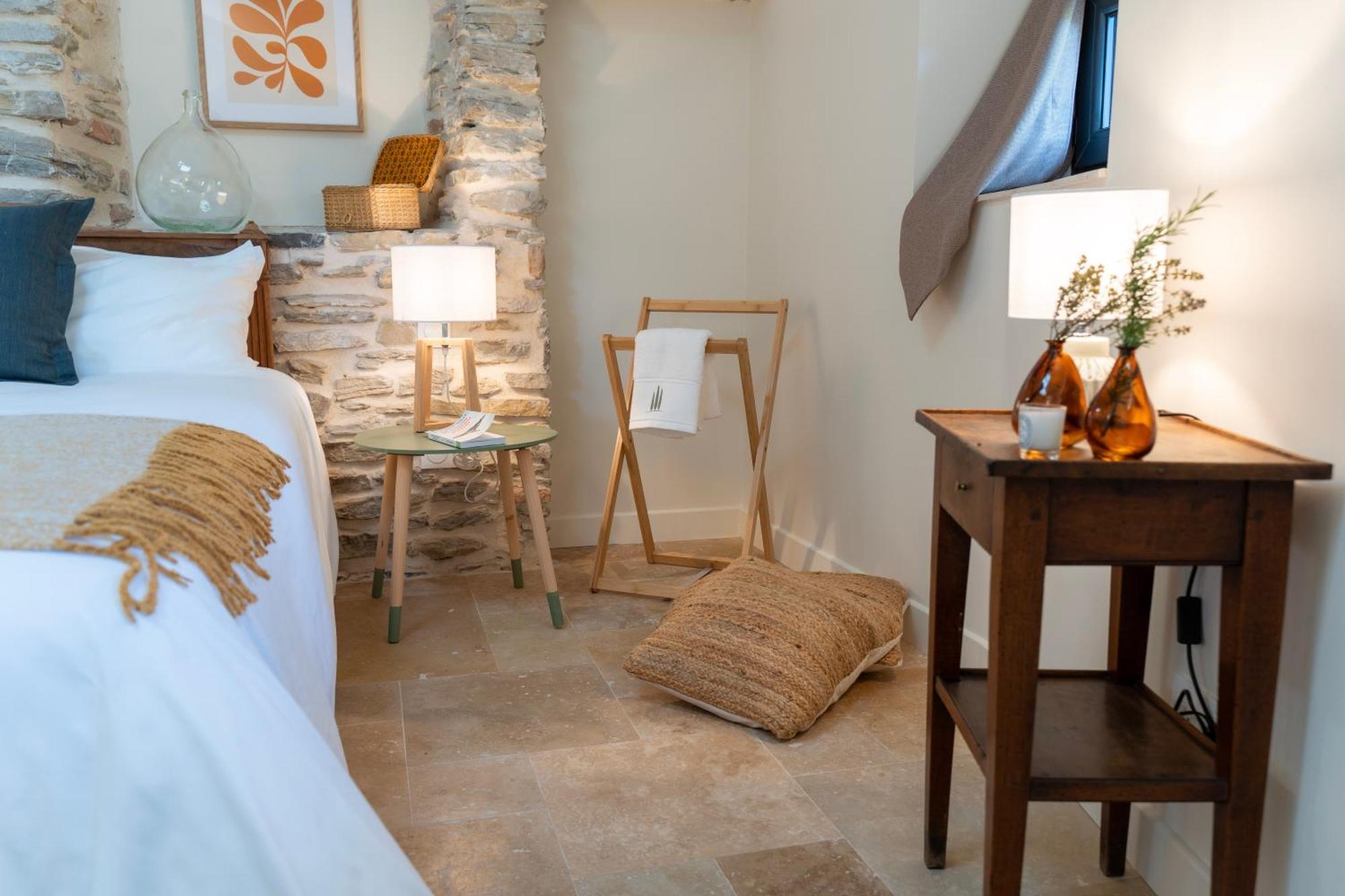 Les Terres Aoyama Hotel Saint Julien Les Rosiers Luaran gambar