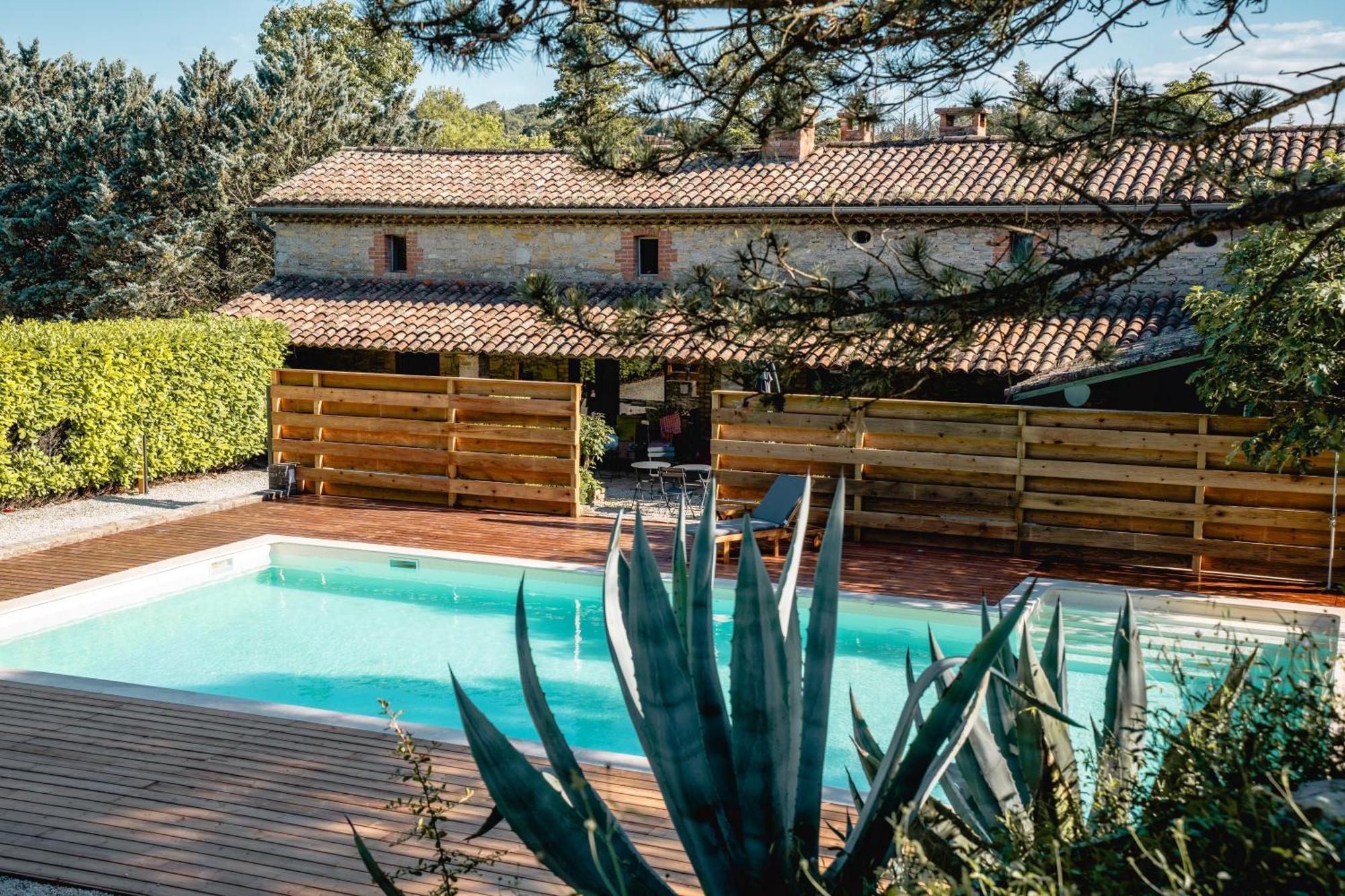 Les Terres Aoyama Hotel Saint Julien Les Rosiers Luaran gambar