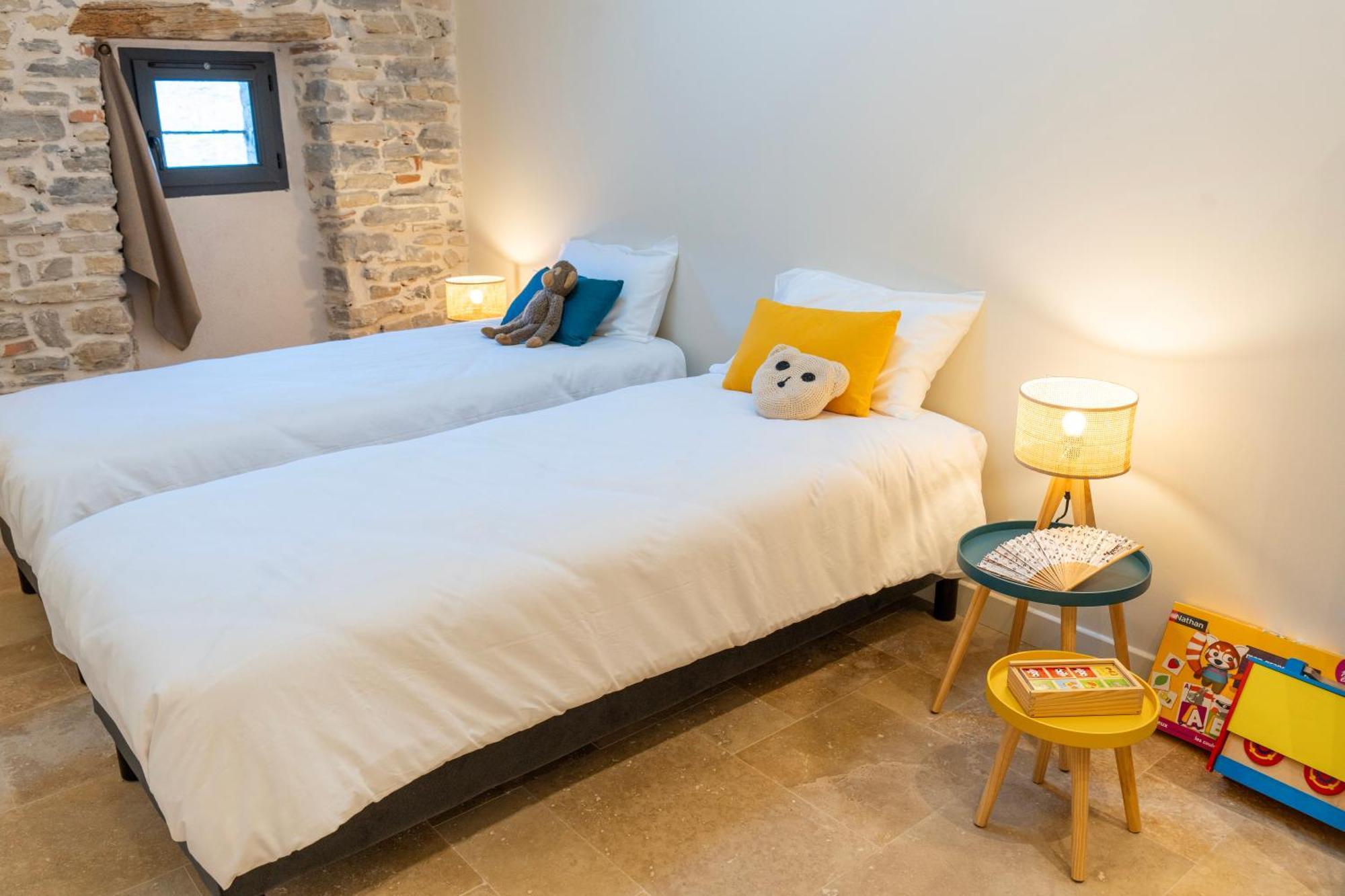 Les Terres Aoyama Hotel Saint Julien Les Rosiers Luaran gambar