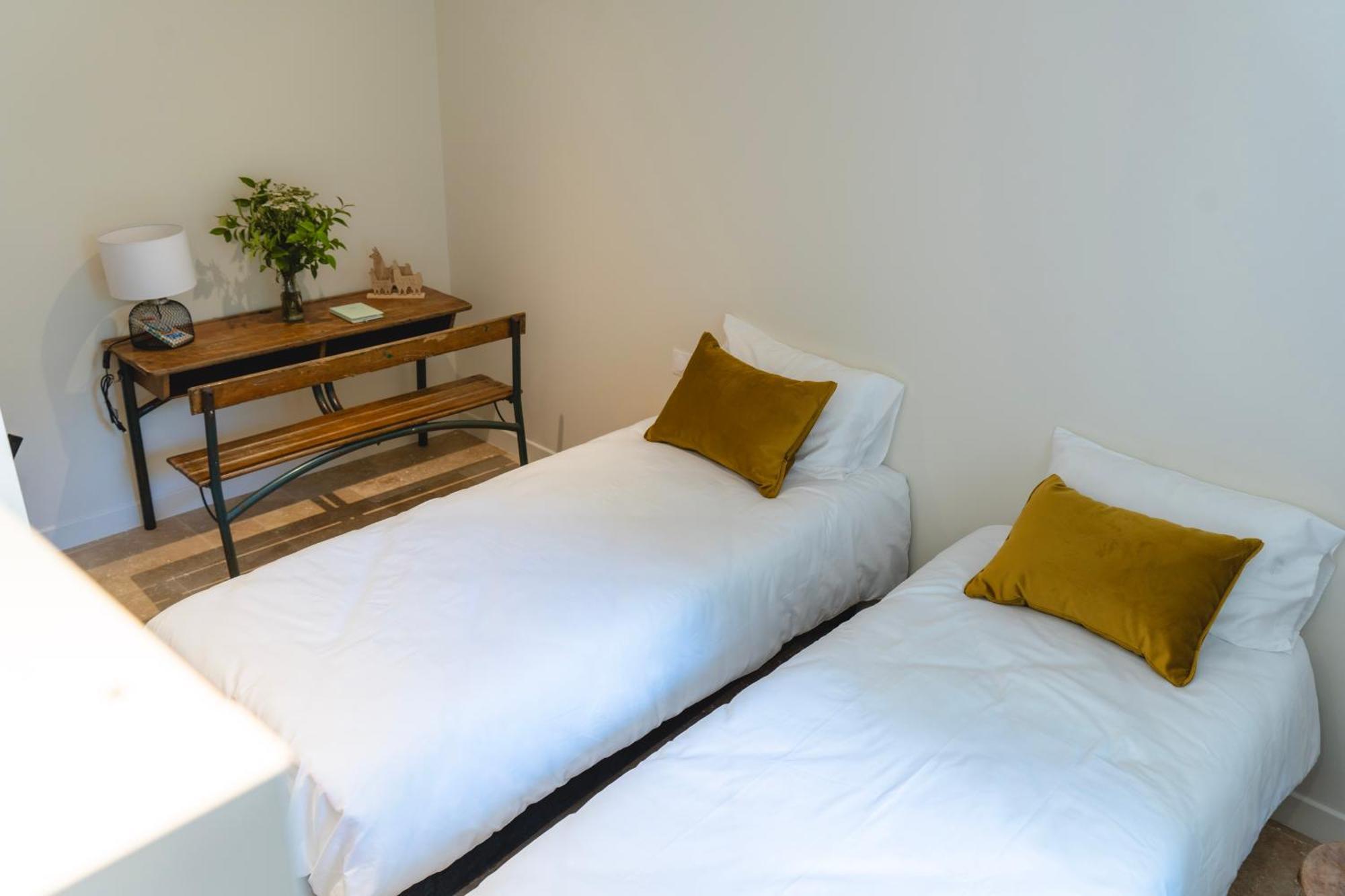 Les Terres Aoyama Hotel Saint Julien Les Rosiers Luaran gambar