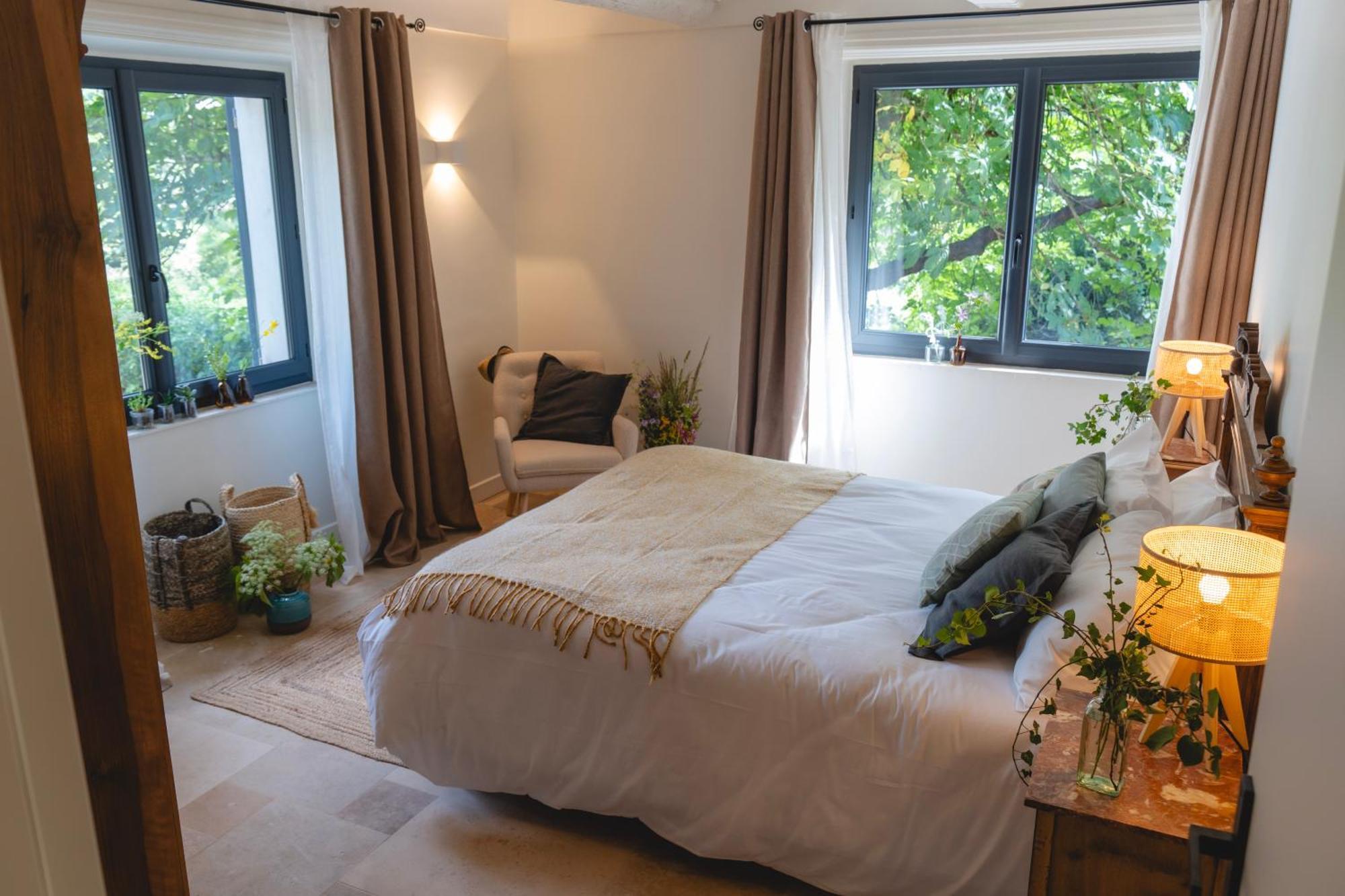 Les Terres Aoyama Hotel Saint Julien Les Rosiers Luaran gambar