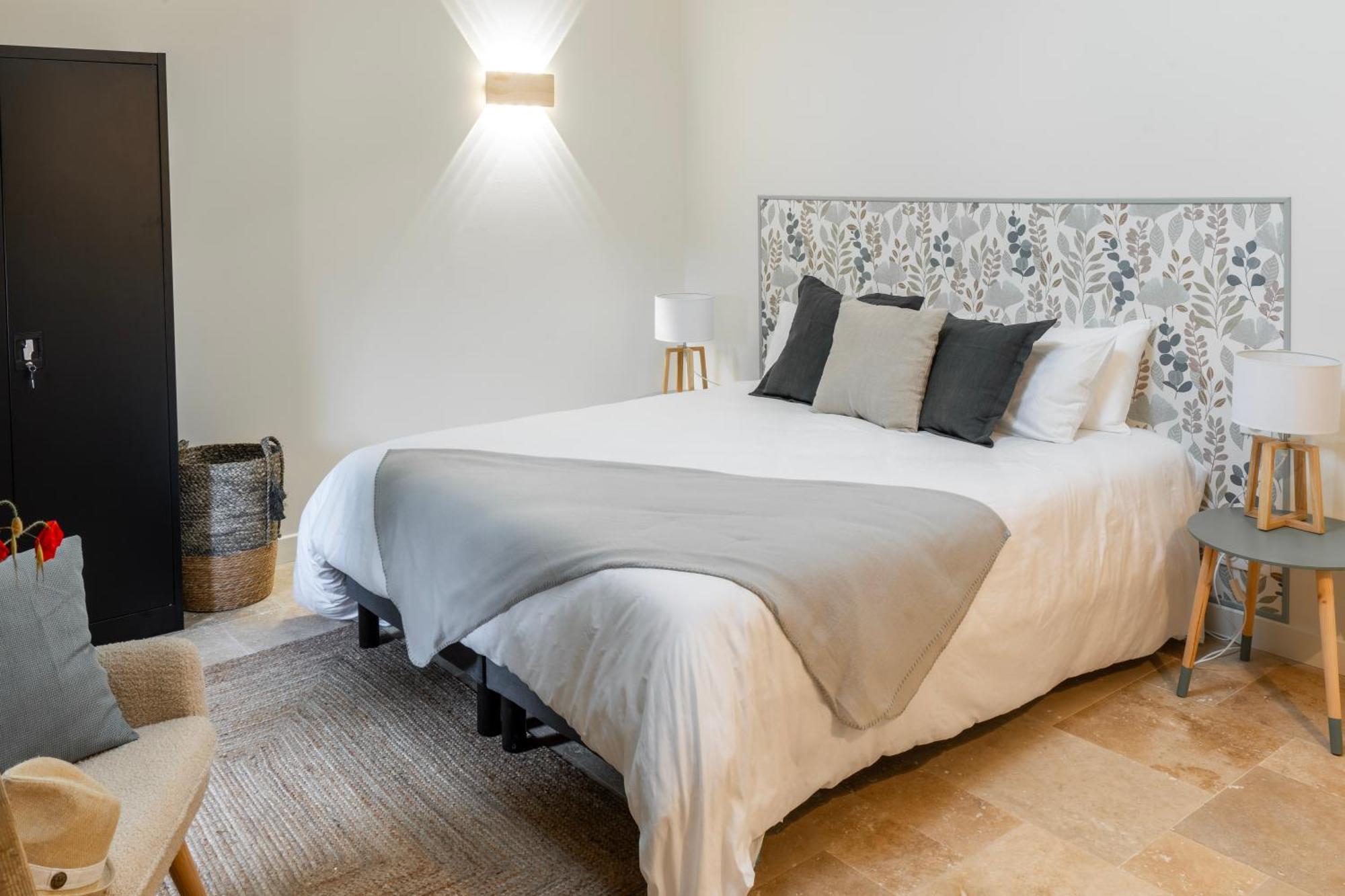 Les Terres Aoyama Hotel Saint Julien Les Rosiers Luaran gambar