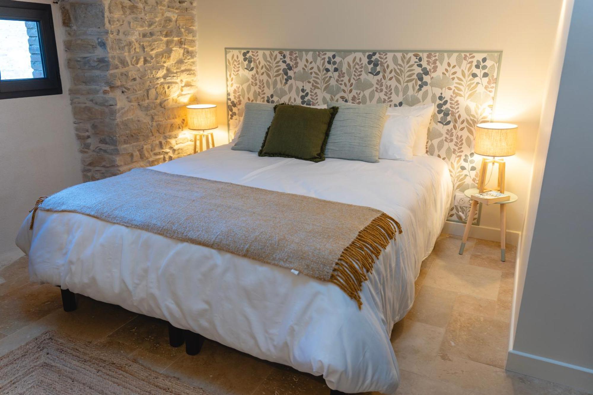 Les Terres Aoyama Hotel Saint Julien Les Rosiers Luaran gambar